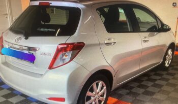 Toyota Yaris 1.0 5 porte Lounge pieno